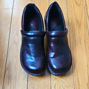 B.O.C Womens Maroon Clogs